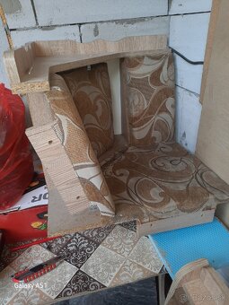 Rohová lavica so stolom.. - 4