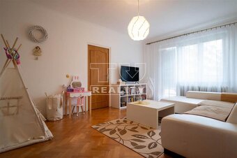 (REZERVOVANÉ)3 IZBOVÝ BYT, ŽILINA - HLINY 7, BALKÓN, 65m2 - 4