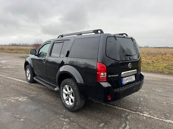 Nissan Pathfinder - 4