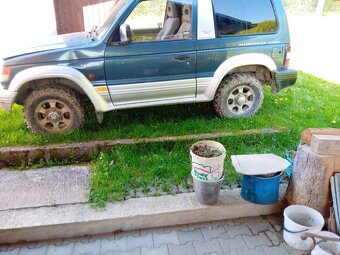 Mitsubishi Pajero - 4
