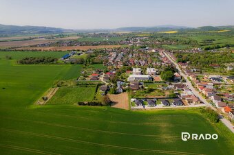 RADO | Na predaj slnečný pozemok 1210 m2, Melčice-Lieskové, - 4