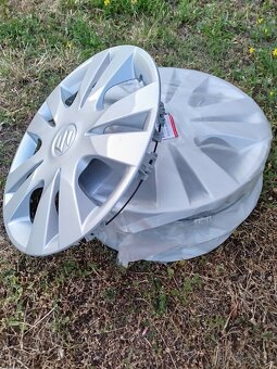 Ozdobné kryty kolies (puklice) 14“, originály, pre Suzuki - 4