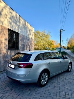 OPEL INSIGNIA SPORTS TOURER SW / 1,6 DIESEL MANUÁL - 4