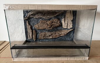 Terárium 50x35x35 s 3D stenou - 4