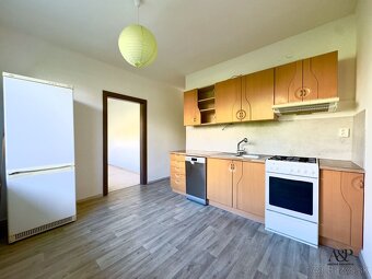 VÝRAZNÁ ZĽAVA NA PREDAJ 4 IZBOVÝ BYT, 84M2, LÚČKY, HOL - 4