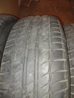 Predám letné pneumatiky Michelin 215 60 r16 - 4