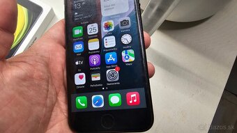 Apple iPhone SE 2020 64GB tmavý - 4