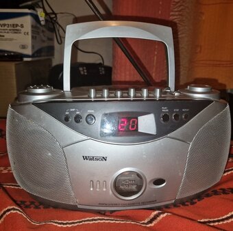 CD prehrávač kazeťak Radio FM stereo Sieť 230v Baterky - 4