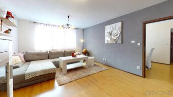 Prenájom veľkého 4-izbového bytu s loggiou, 93 m², Trenčín – - 4