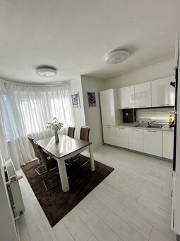 Zariadený 5 izbový Zelený dom s garážou, Galanta Kolónia - 4