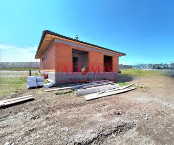 Predáme 5izbový tehlový bungalov Ruskov 126m2, pozemok 620m - 4
