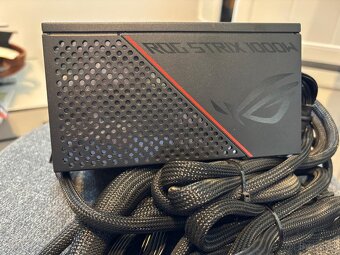 ASUS ROG STRIX 1000 W GOLD - 4