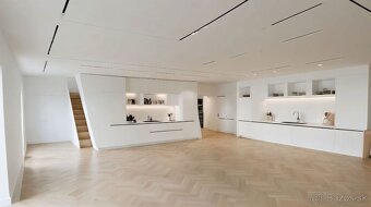 Rodinný dom vhodný na podnikanie s výbornou polohou - 4