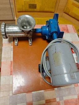 Predam elektrický mlynček na mäso č.22 - 4