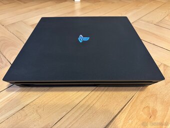 Playstation 4 PRO / 1TB / Dualshock black - 4