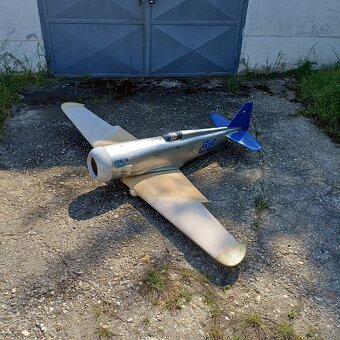 Model Lietadla YAK11 - 4