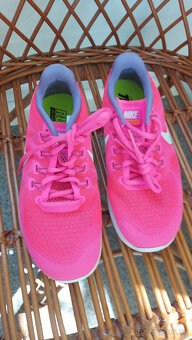 NIKE - 4