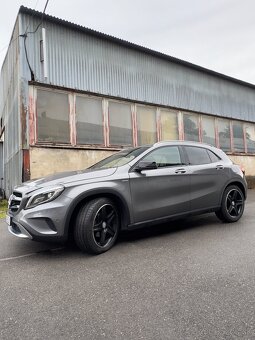 Mercedes GLA trieda 200 d 4MATIC A/T Edition 1 - 4