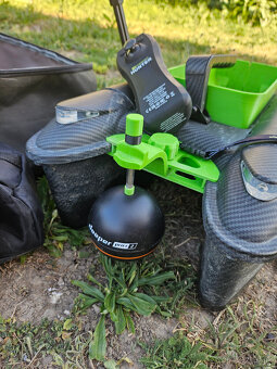 Zavážacia loďka RidgeMonkey hunter 750 - 4