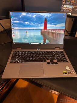 Lenovo LOQ 15ARP9 - 4
