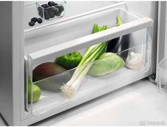 Predám plnefunkčná, MALÁ monoklimatická chladnička ZANUSSI - 4