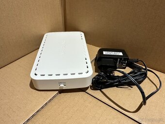 Netgear GS608 v4 8-Port Gigabit Ethernet Switch - 4