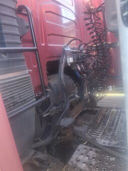 Predam techniku kamion auto 8x4 - 4