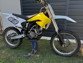 Suzuki RMZ 250 - 4
