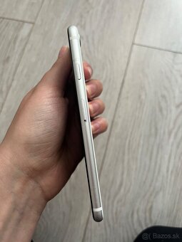 iPhone SE 2020 - 4