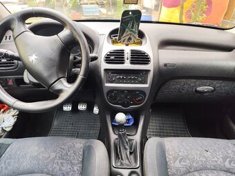Peugot 206SW - 4