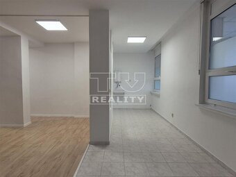 Na prenájom - obchodný priestor, v centre mesta Pov.... - 4