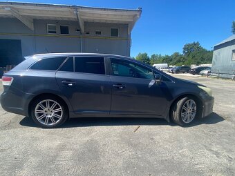 Toyota Avensis 2.2d automat - 4