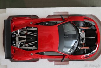 1:18 Ferrari 458 Italia GT2 Hotwheels elite - 4