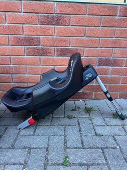 Britax romer baby safe i size s isofixom - 4