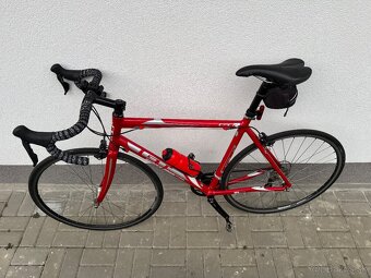 Predám cestný bicykel GT Series Four - 4