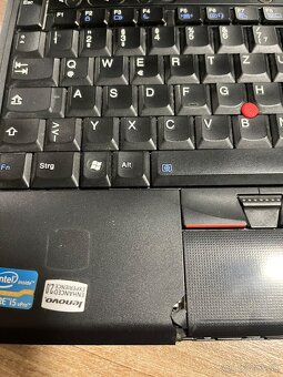 Lenovo TinkPad a Fujitsu Siemens - 4