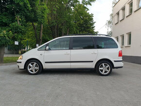 SEAT Alhambra Eco 2.0 TDI • 103 kW • rok 2010 • 7 miest - 4