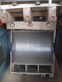 Drvič plastov a dreva. Plastic and wood shredder. - 4