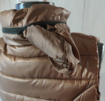 metalická vestička M - 4