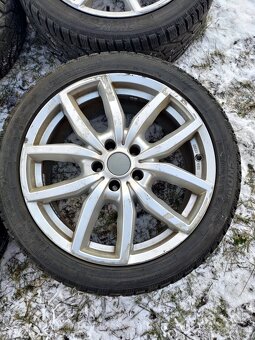 245/40 R18 - 4