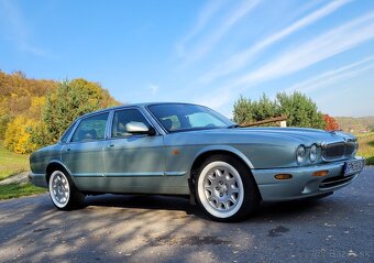 JAGUAR SOVEREIGN XJ  3.2 V8  AT/5 - 4