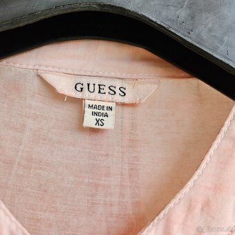 Krásne GUESS šaty - 4