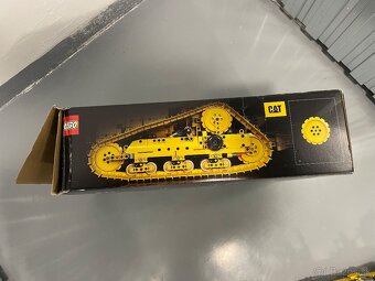 Lego TECHNIC CAT D11 - ovládaný aplikáciou - 4