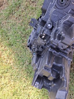 Mustang Mach práve svetlo - 4