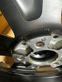 5x112 R16 7J ET47 Škoda ( Ferric Grey ) - 4