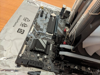 AMD Ryzen 5 9600X, B650, 32GB RAM, 1TB NVMe SSD, BT/WiFi - 4