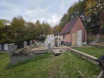 Rekreačný pozemok s murovanou chatkou - 4