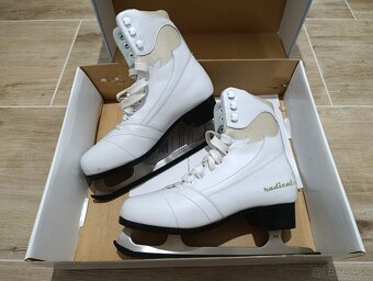 Predam damske korcule Radical Axel - 4