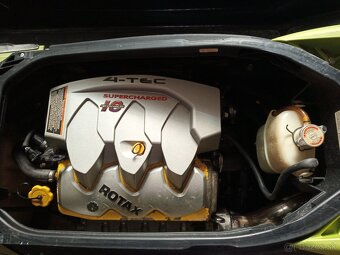 Predám vodný skúter Sea Doo RXP 215 - 4