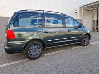 Predám Volkswagen Sharan 1.9 TDI 85 KW..7-miest,bez korozie - 4